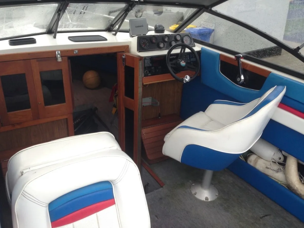 Polyester Speedboat Sunbird Corsair 218