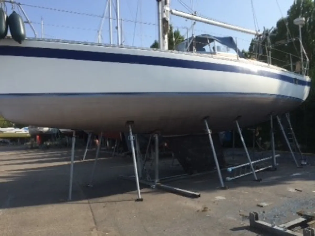 Polyester Sailboat Kalik 42