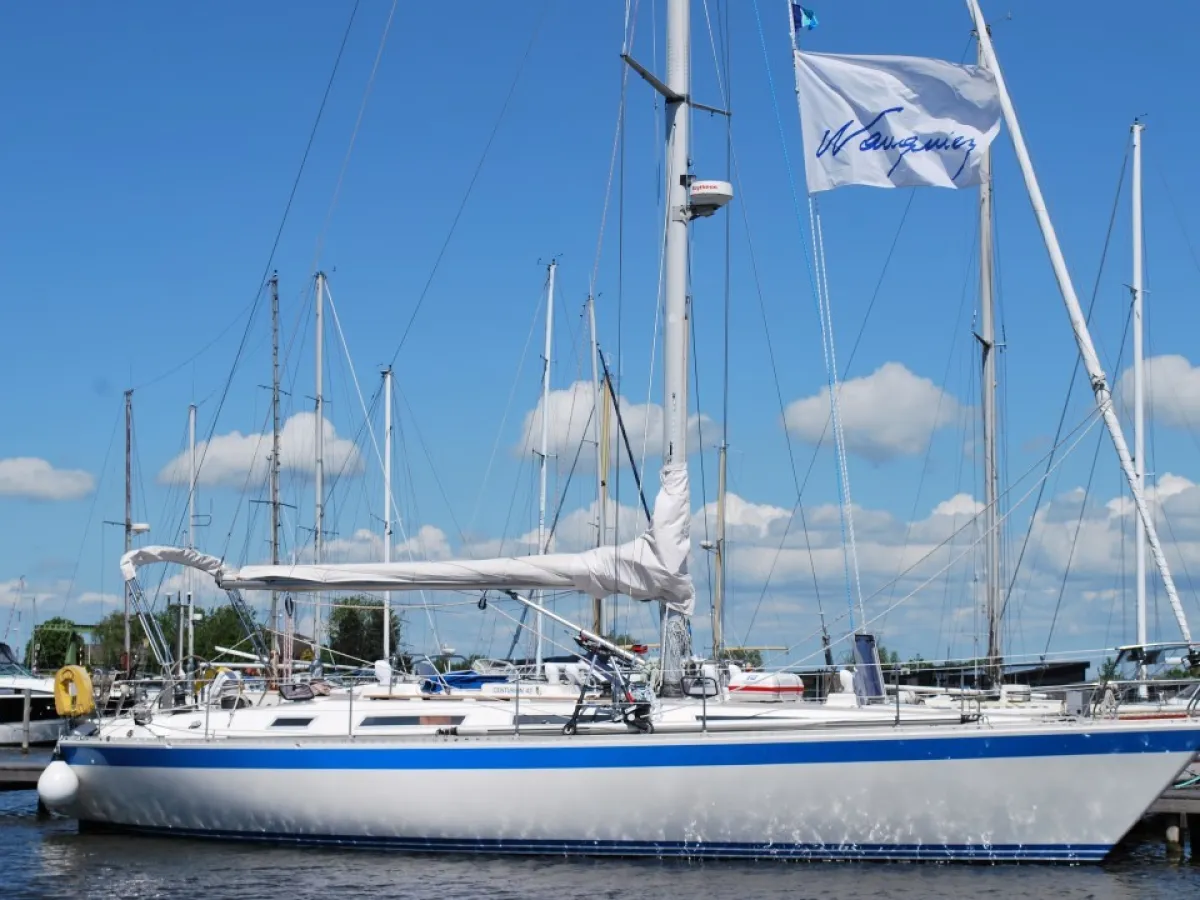 Polyester Sailboat Wauquiez Centurion 42