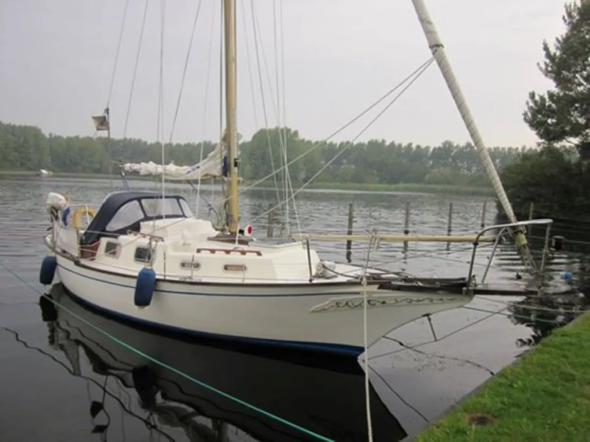 Polyester Sailboat Nantucket Clipper MKII