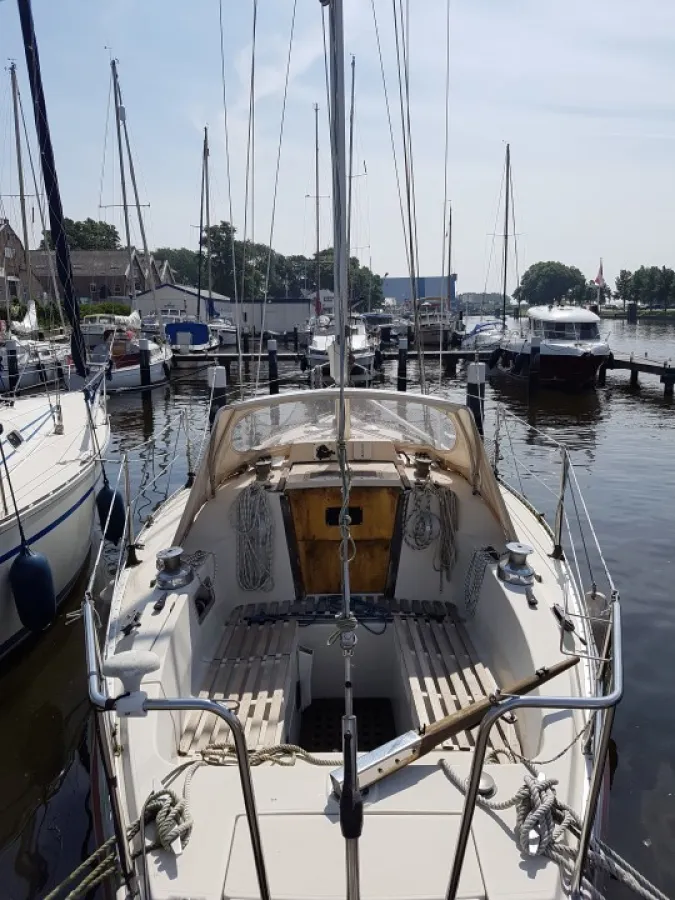 Polyester Sailboat Beneteau First 30