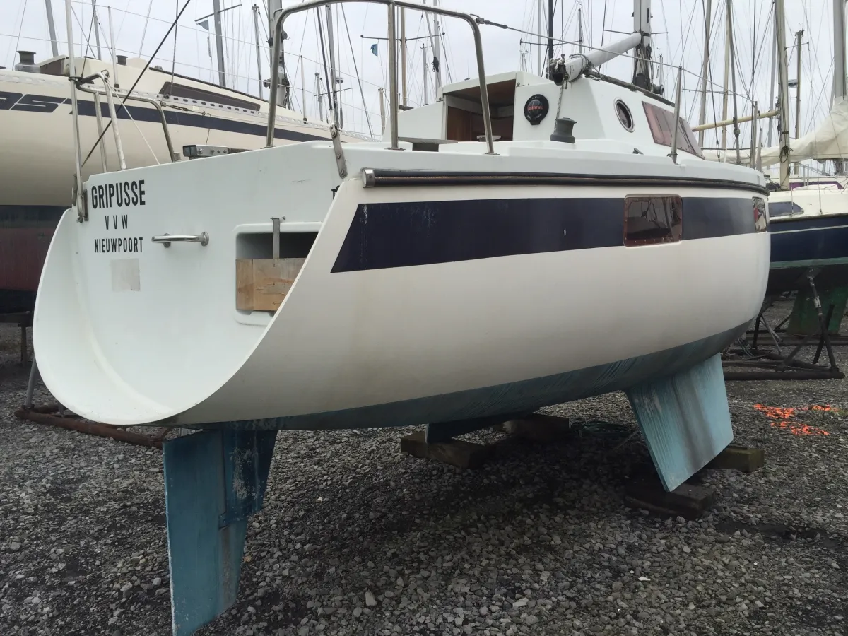 Polyester Sailboat Wrighton SA Biloup 77