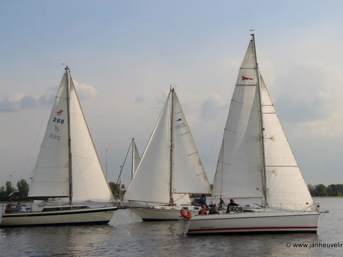 Polyester Sailboat Nantucket Clipper MKII