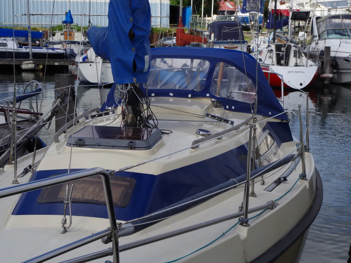 Polyester Sailboat Compromis 777