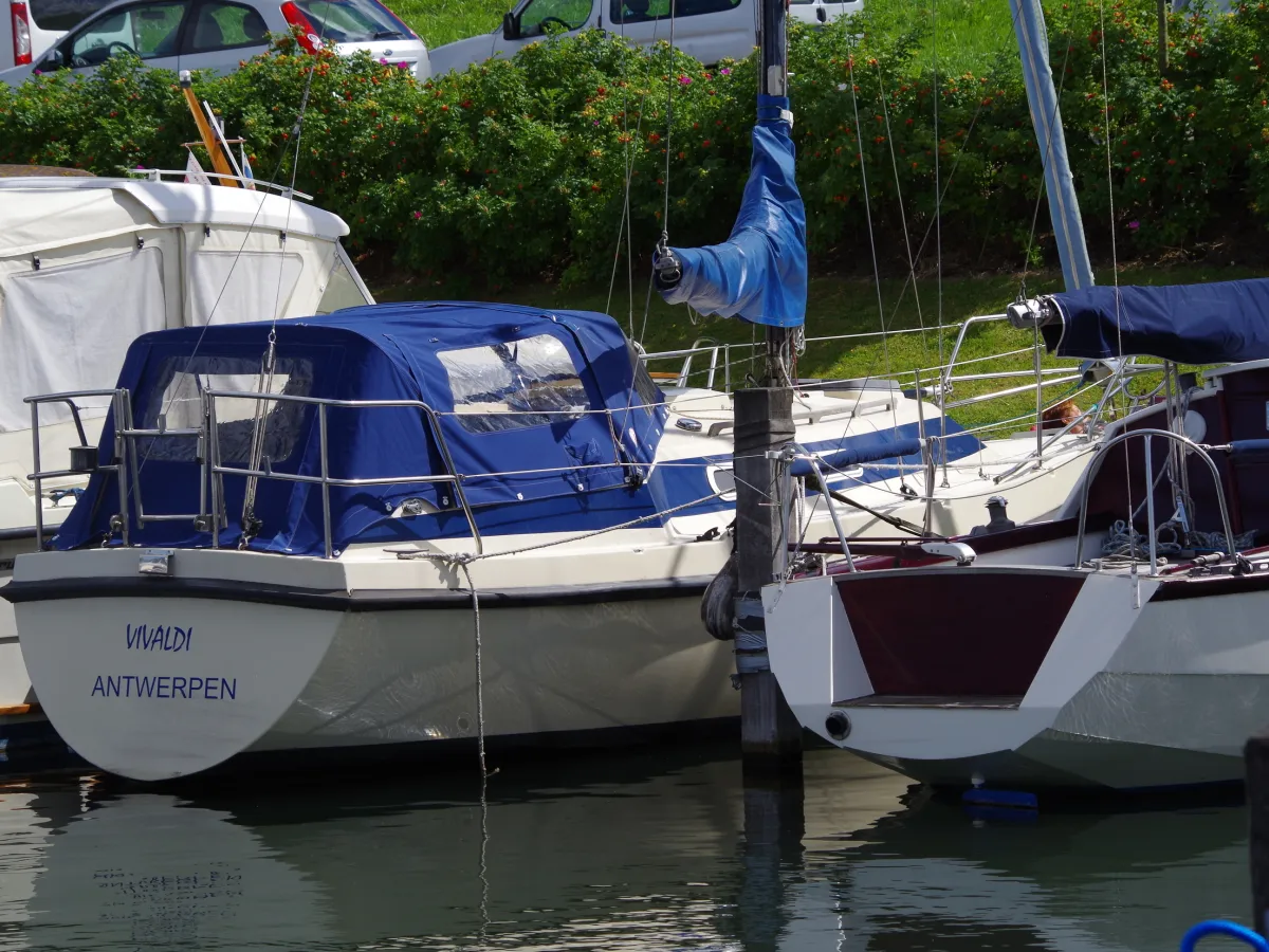 Polyester Sailboat Compromis 777