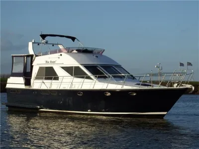 Polyester Motorboat Horizon 50 Taiwan Photo 3