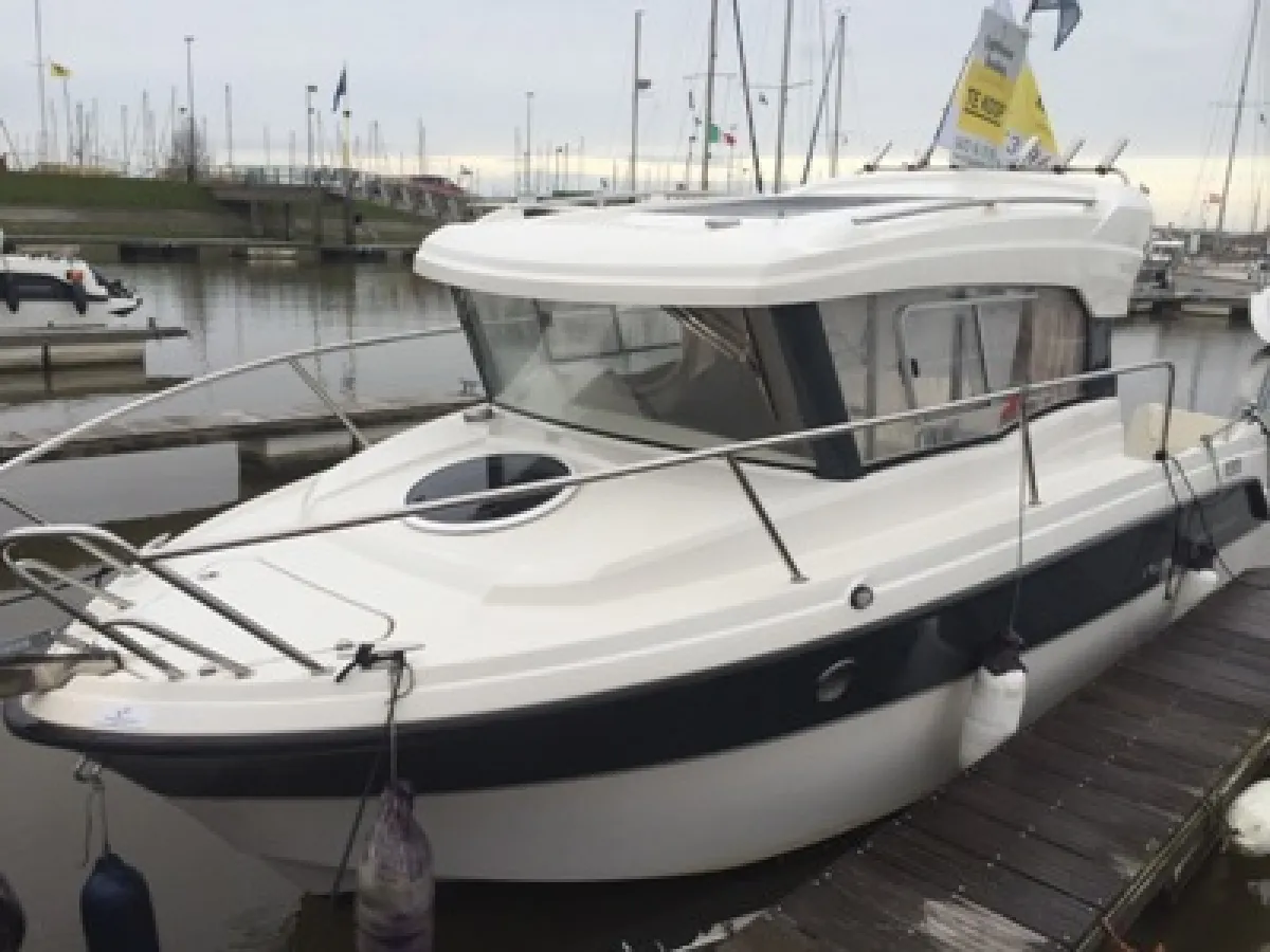 Polyester Motorboat Parker 660