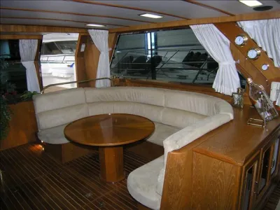 Polyester Motorboat Horizon 50 Taiwan Photo 19