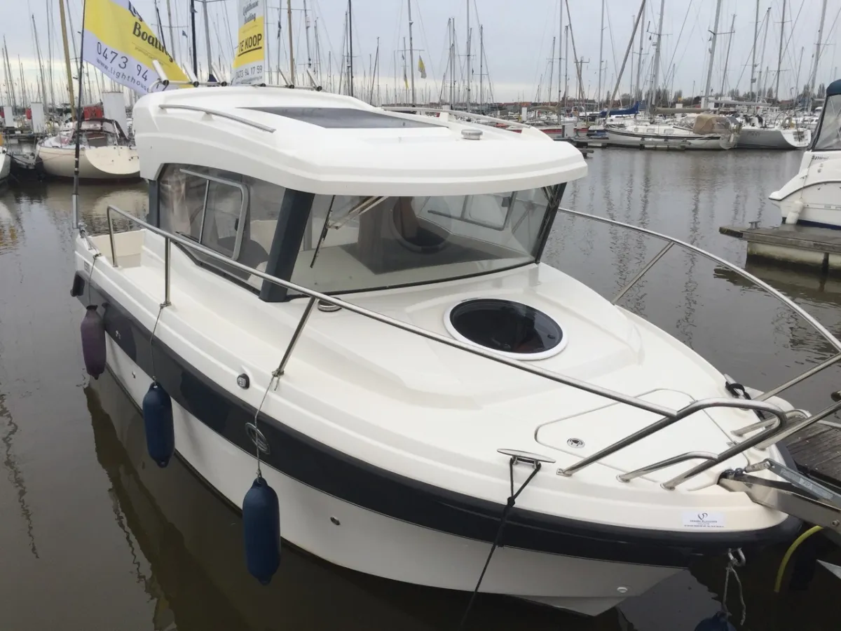 Polyester Motorboat Parker 660