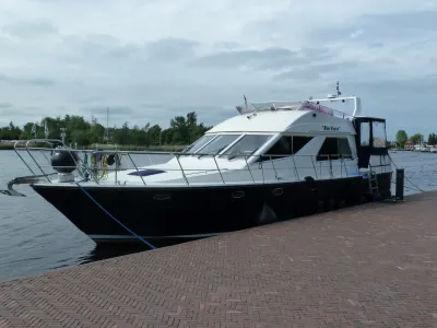 Polyester Motorboat Horizon 50 Taiwan Photo 25