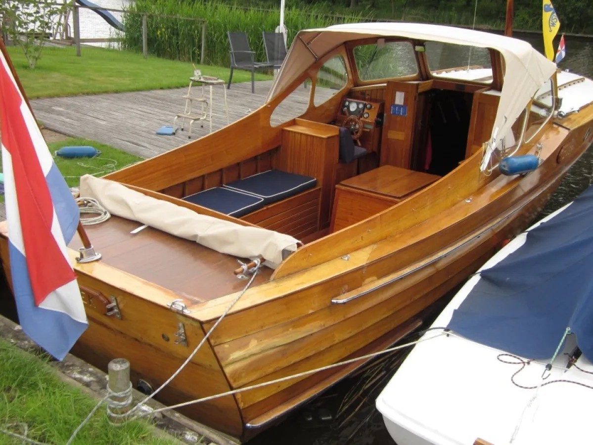 Wood Sailboat Blomberg 860