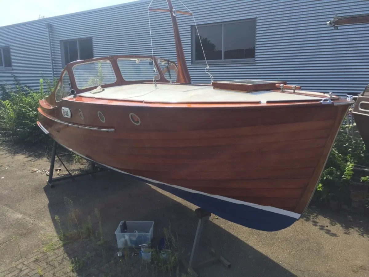 Wood Sailboat Blomberg 860