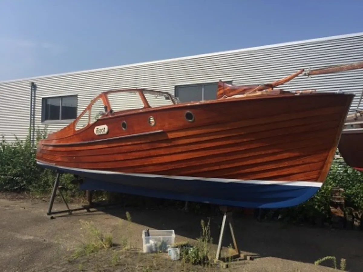 Wood Sailboat Blomberg 860