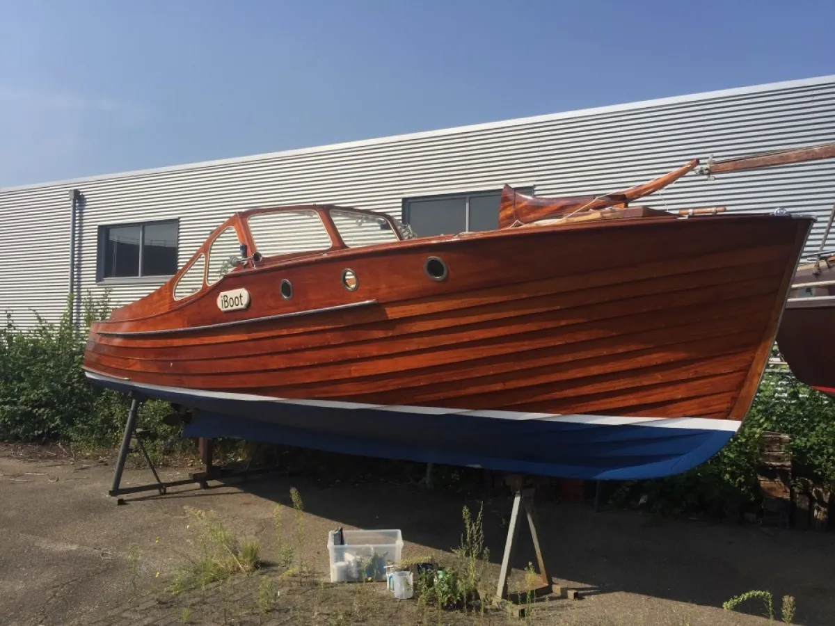 Wood Sailboat Blomberg 860