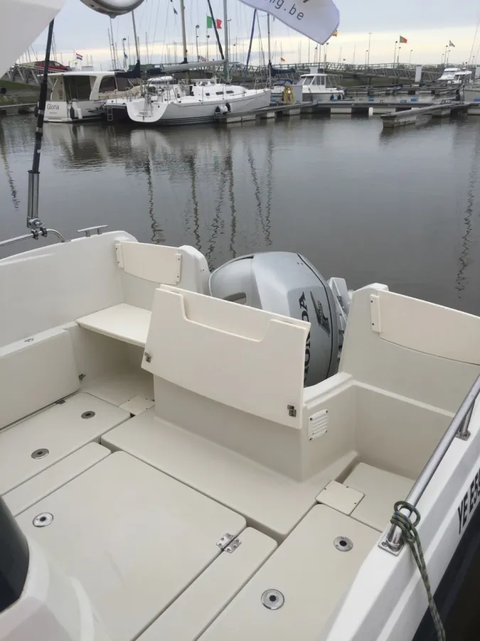 Polyester Motorboat Parker 660