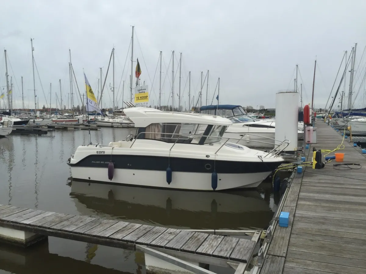 Polyester Motorboat Parker 660