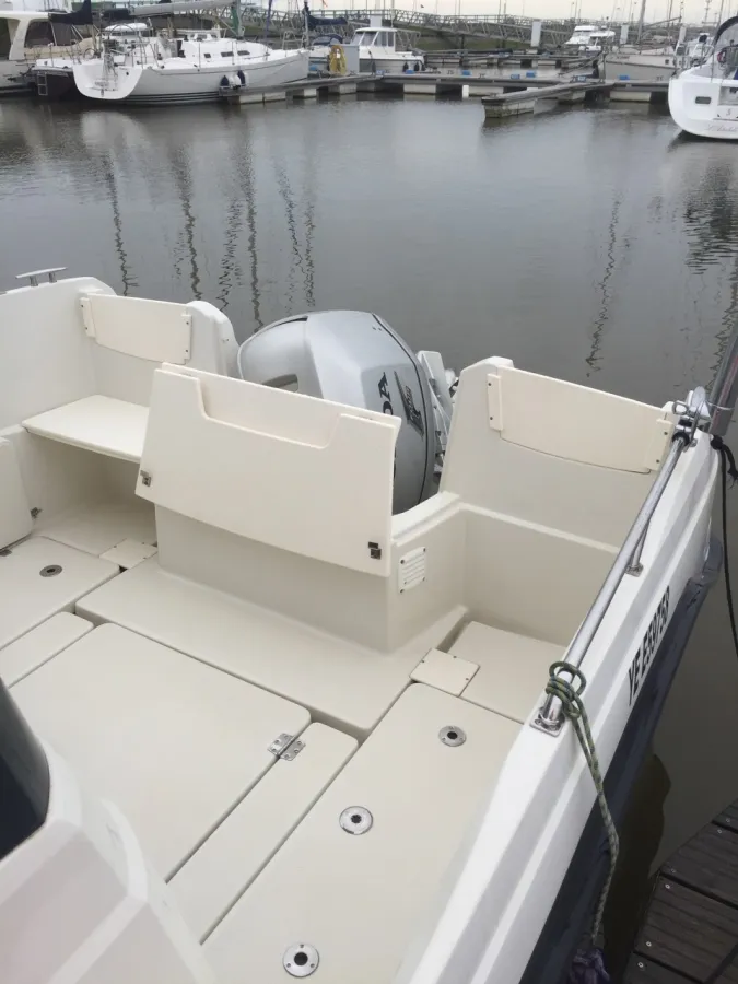 Polyester Motorboat Parker 660