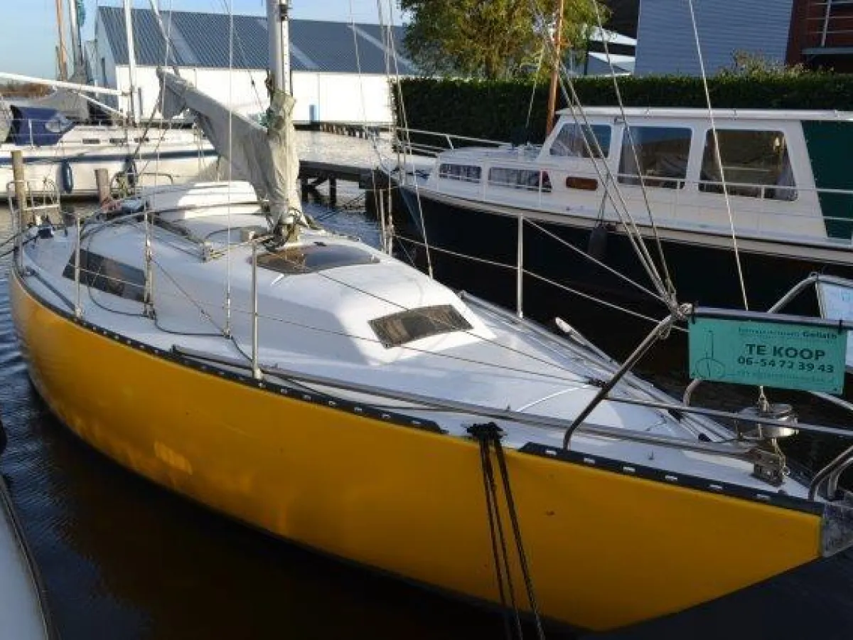 Polyester Sailboat Neptun 27