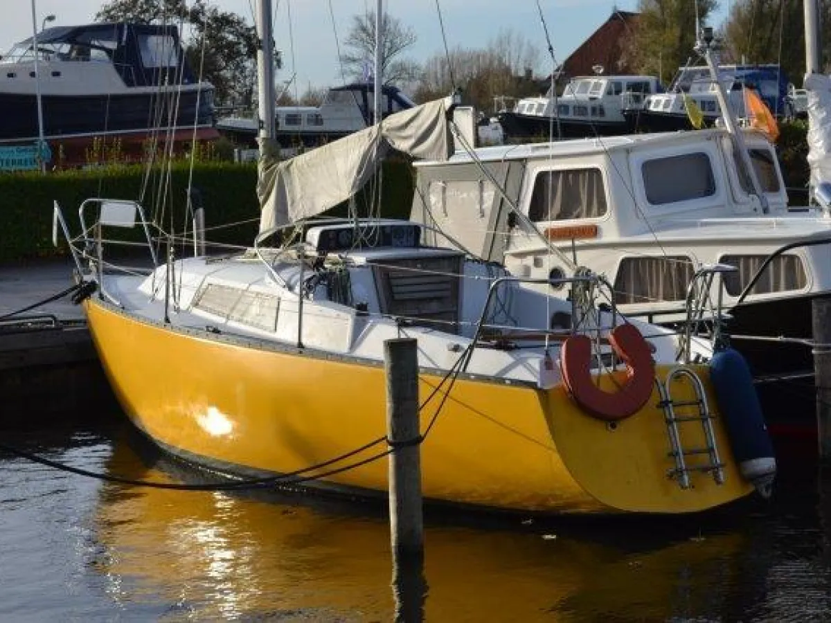 Polyester Sailboat Neptun 27