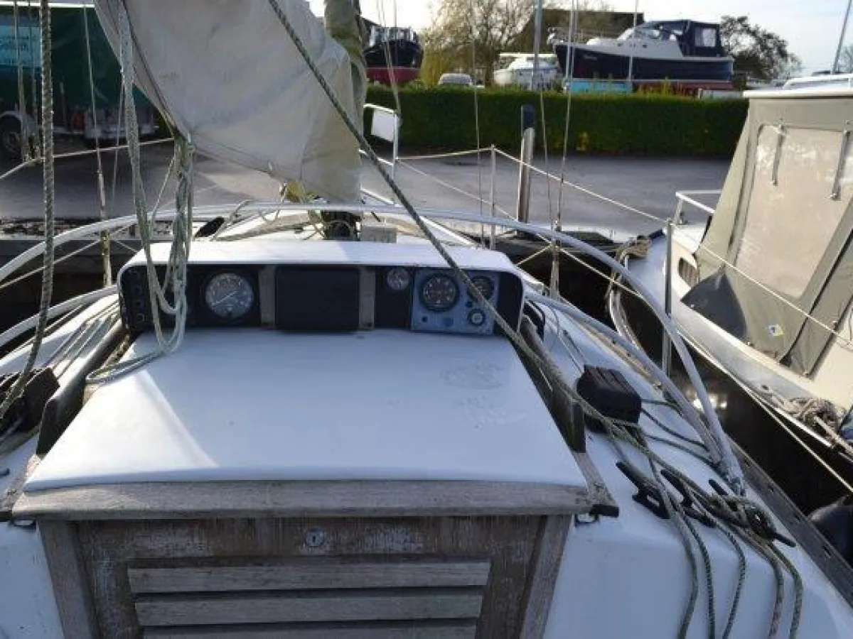 Polyester Sailboat Neptun 27