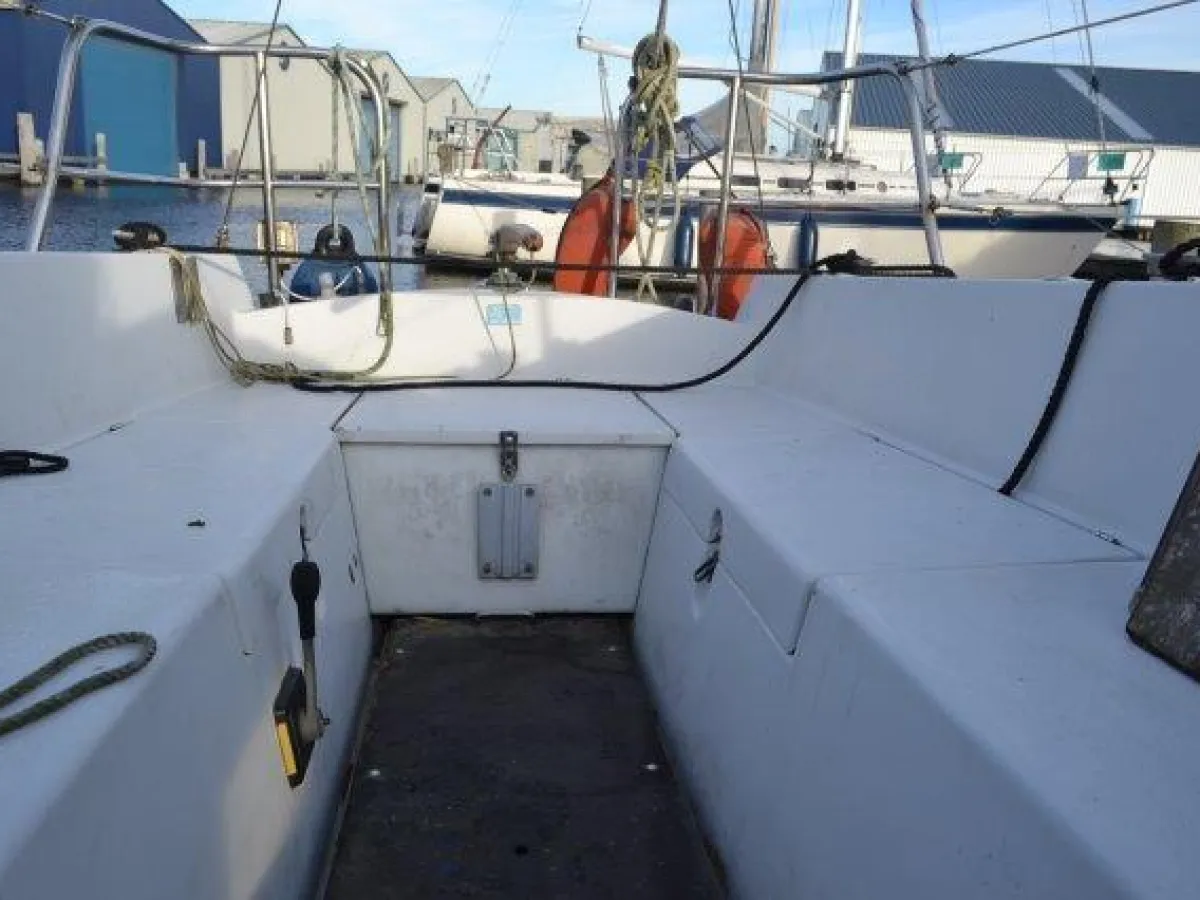 Polyester Sailboat Neptun 27