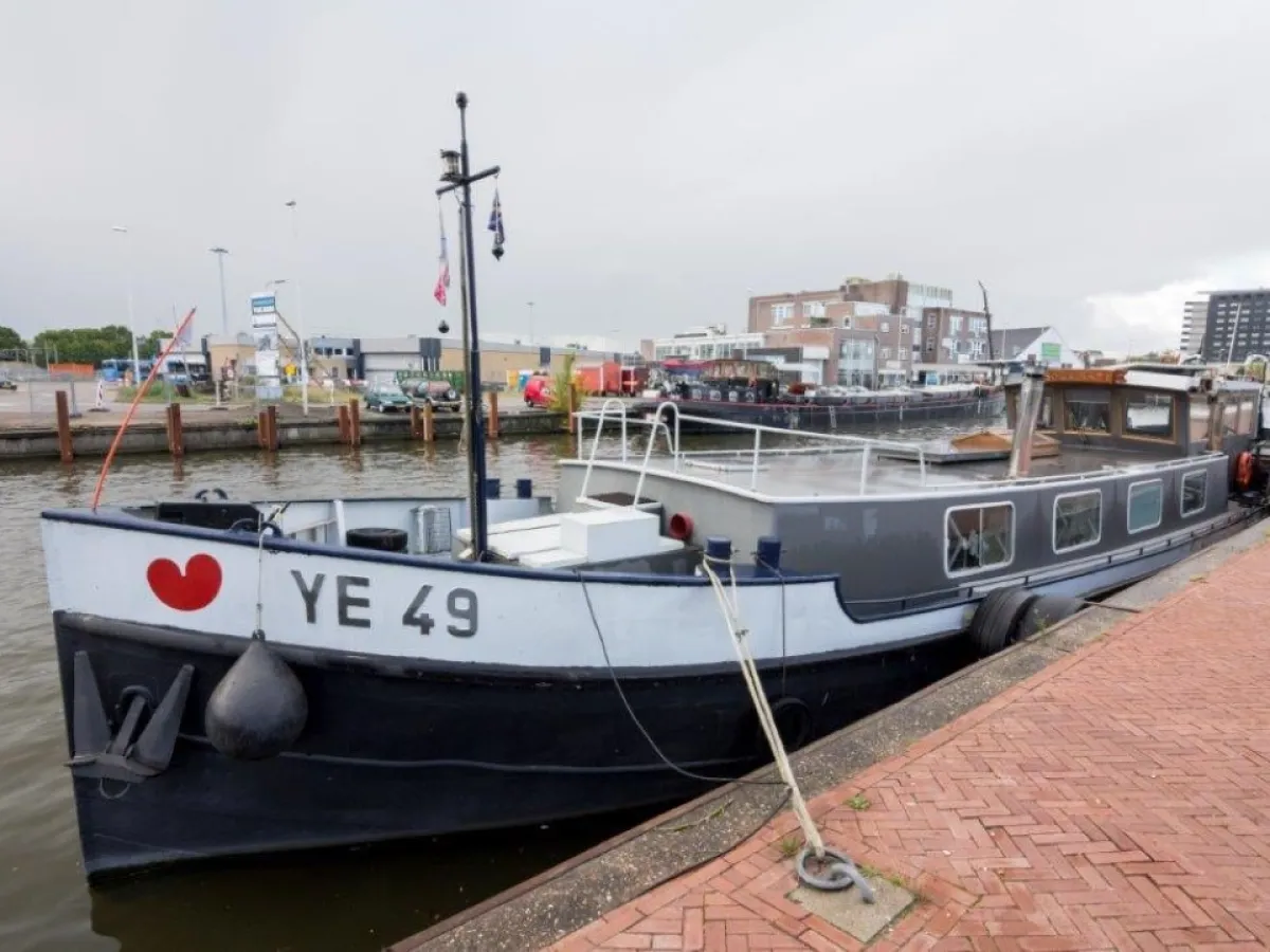 Steel Motorboat Motor cruiser 24 M.