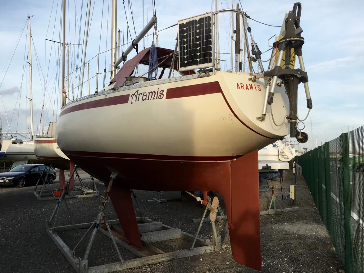 Polyester Sailboat Beneteau First 30