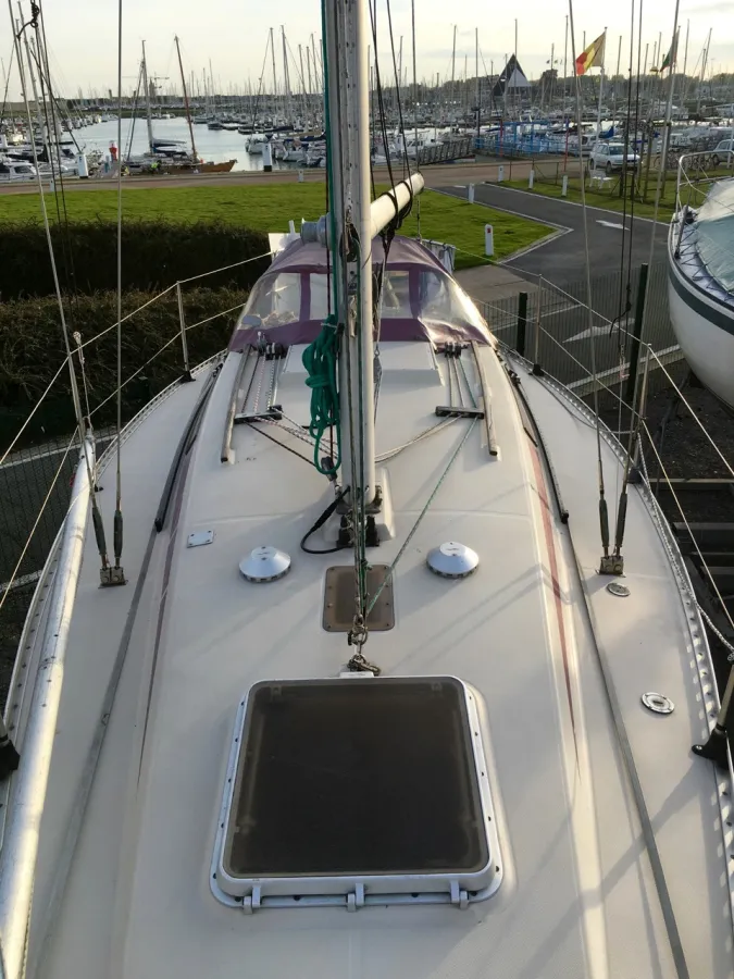 Polyester Sailboat Beneteau First 30