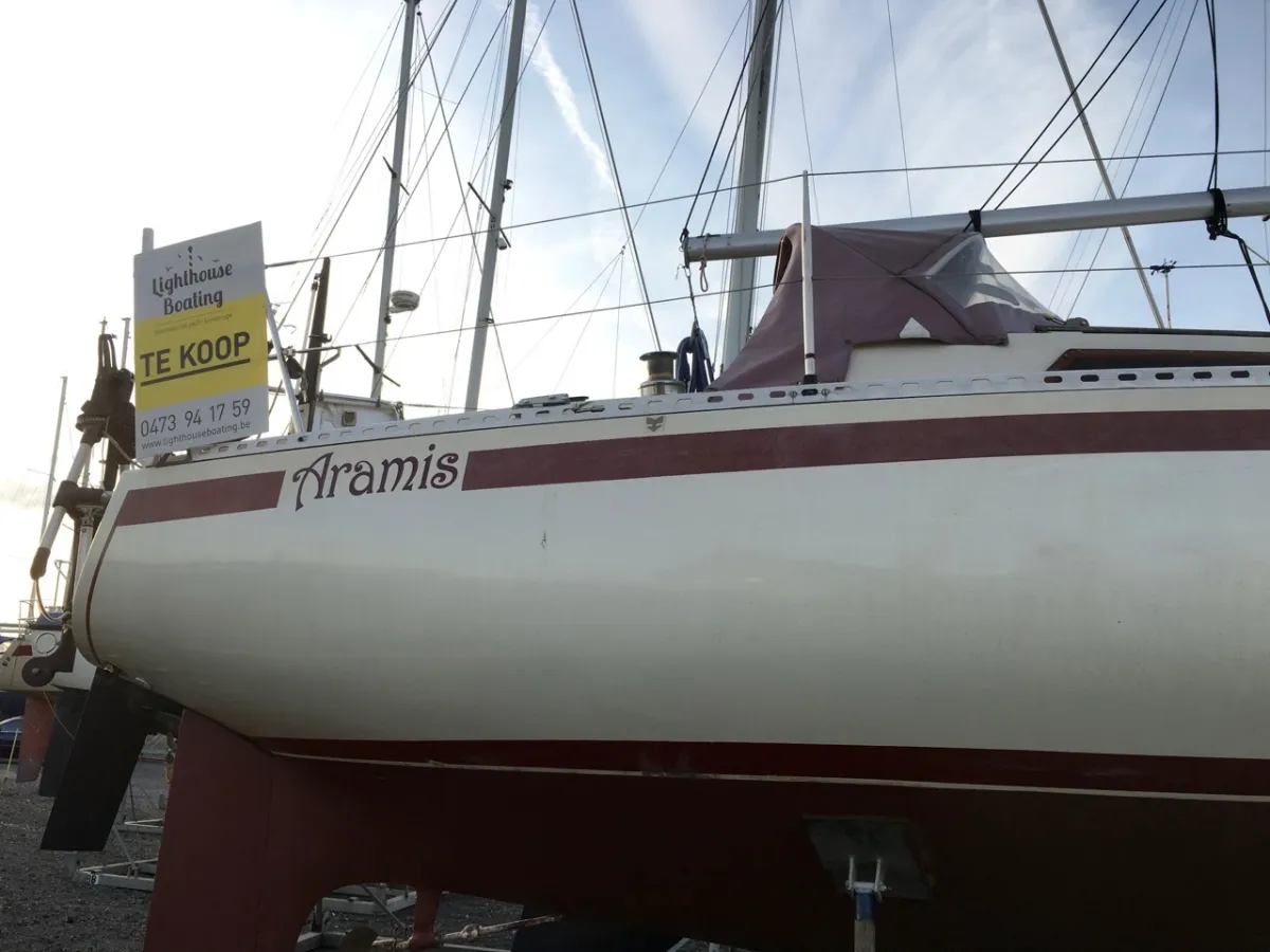 Polyester Sailboat Beneteau First 30