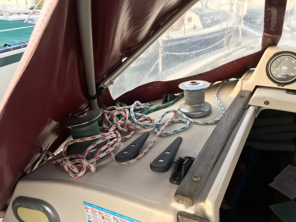 Polyester Sailboat Beneteau First 30