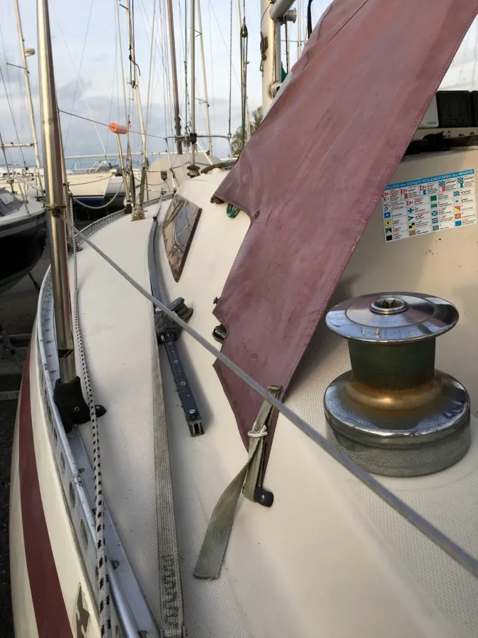 Polyester Sailboat Beneteau First 30