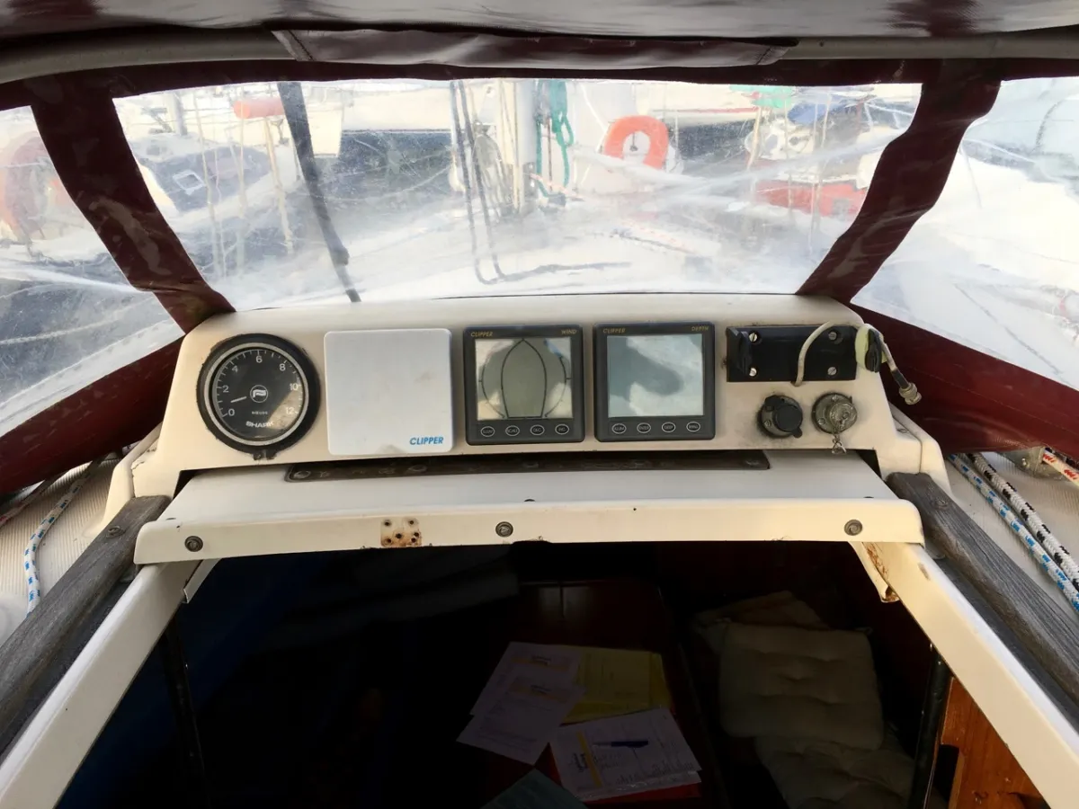 Polyester Sailboat Beneteau First 30