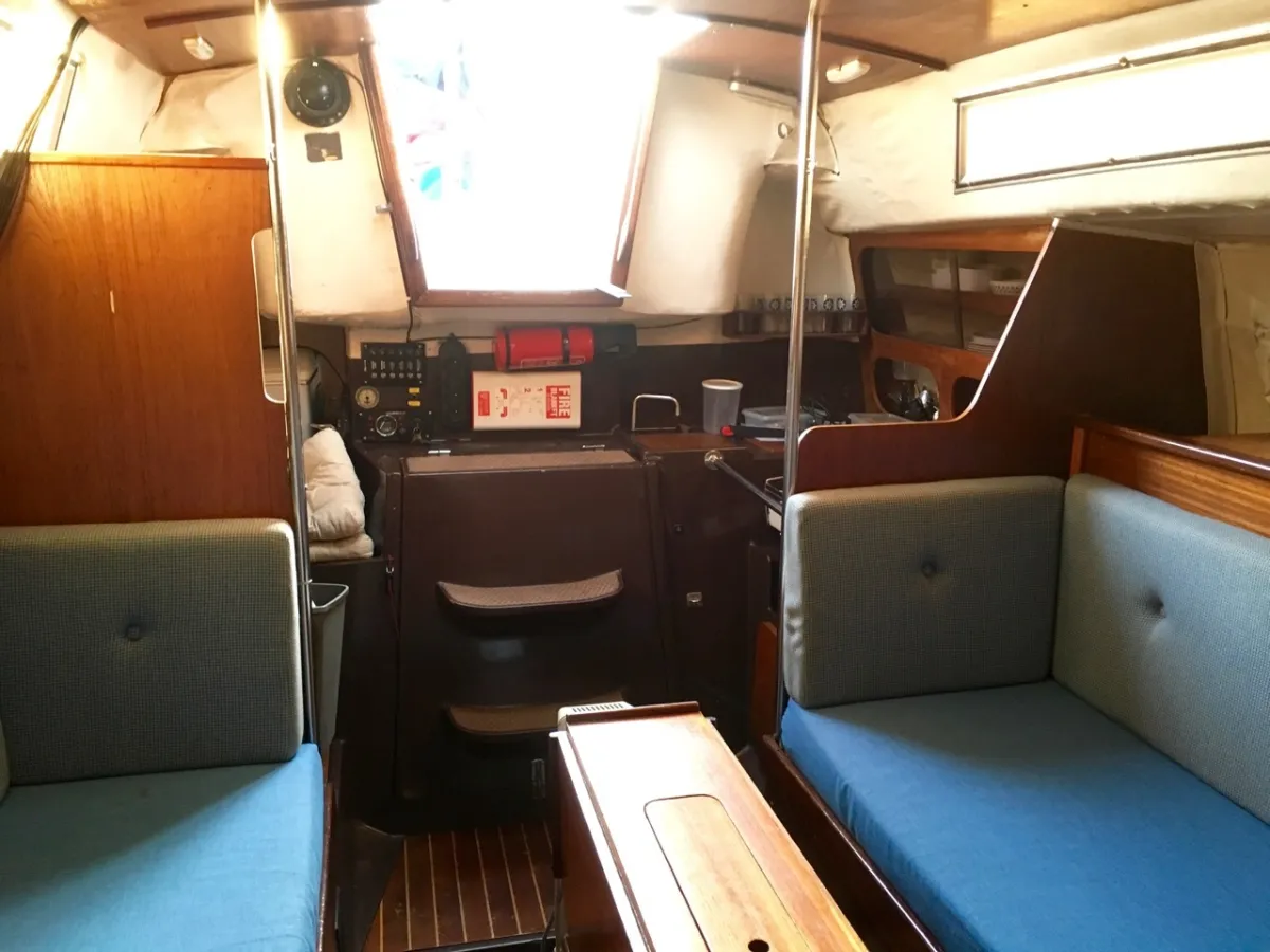 Polyester Sailboat Beneteau First 30