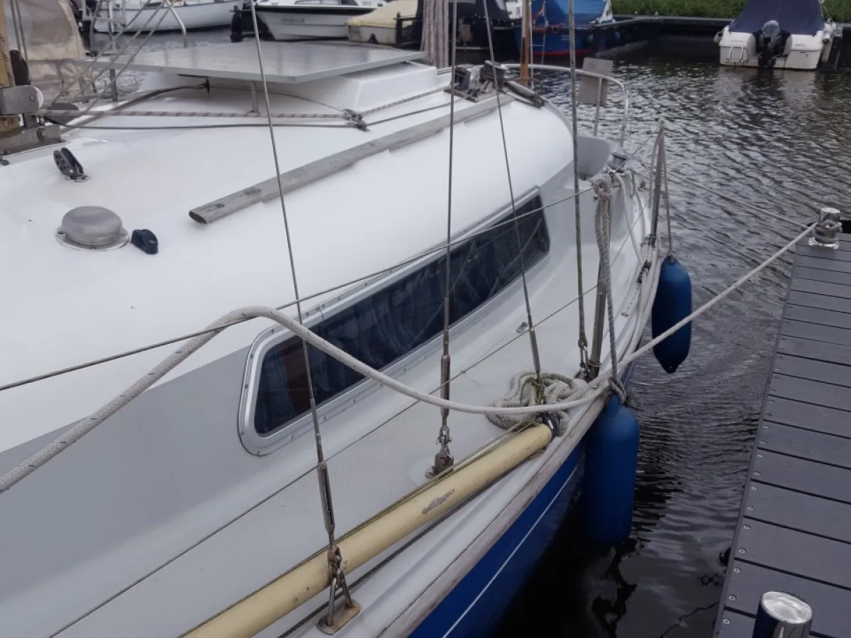 Polyester Sailboat Van de Stadt 27