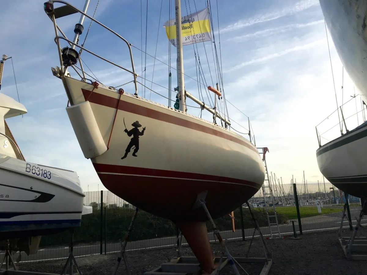 Polyester Sailboat Beneteau First 30