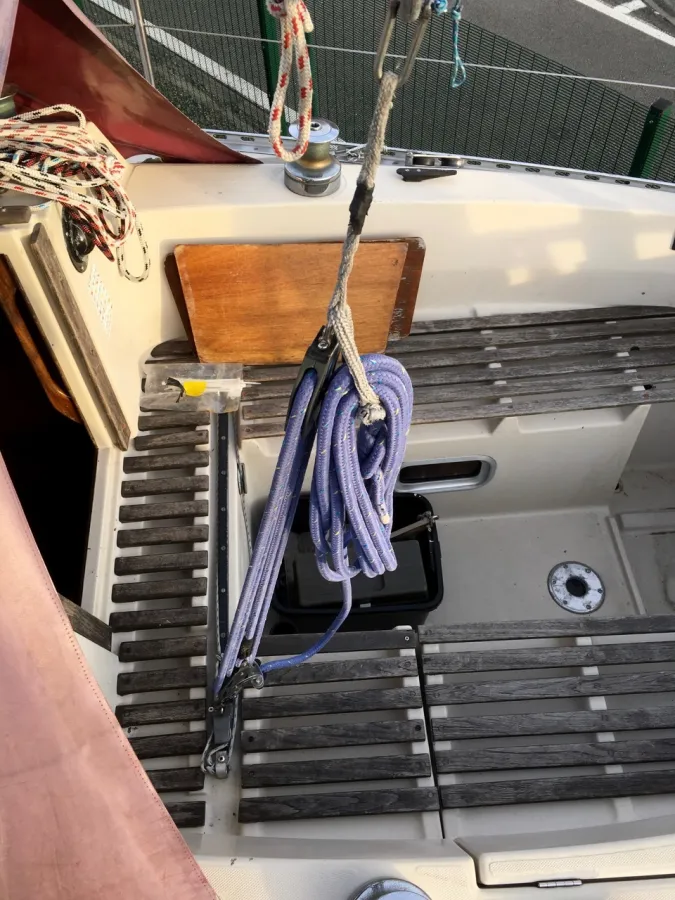 Polyester Sailboat Beneteau First 30