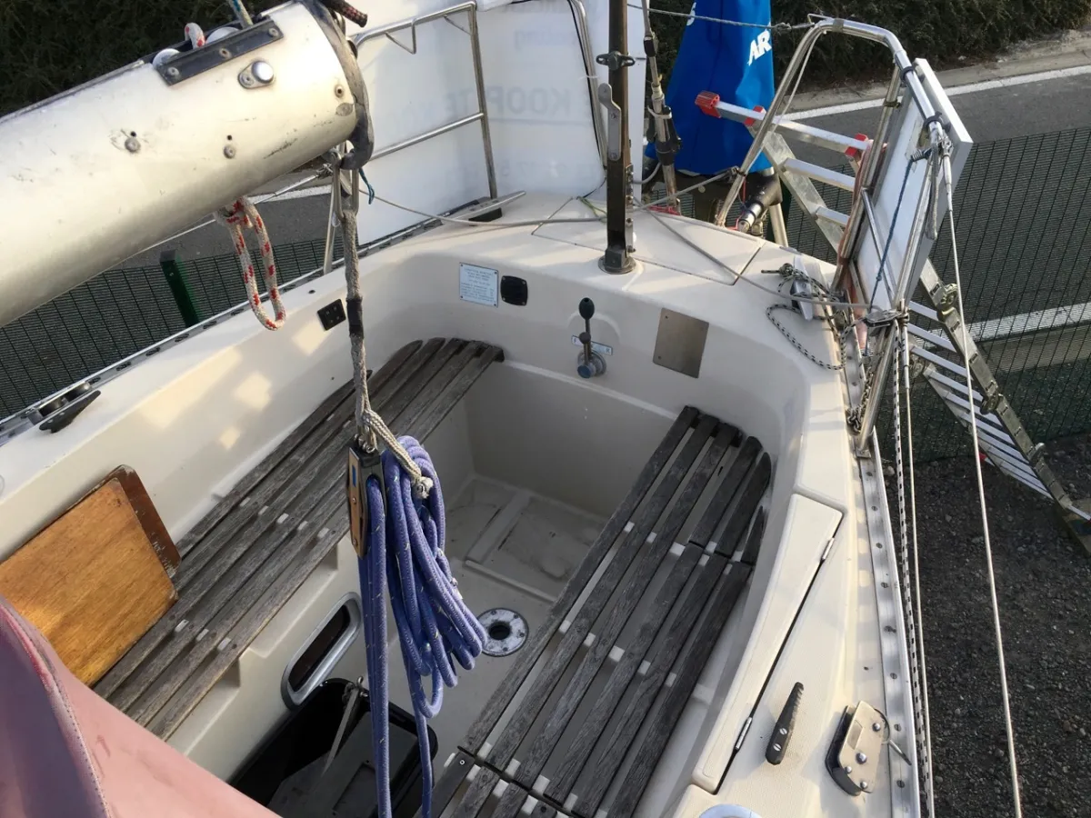 Polyester Sailboat Beneteau First 30