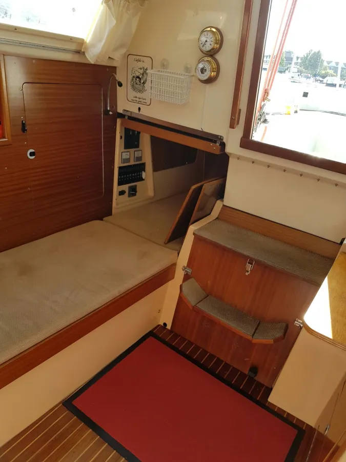 Polyester Sailboat Dufour 2800