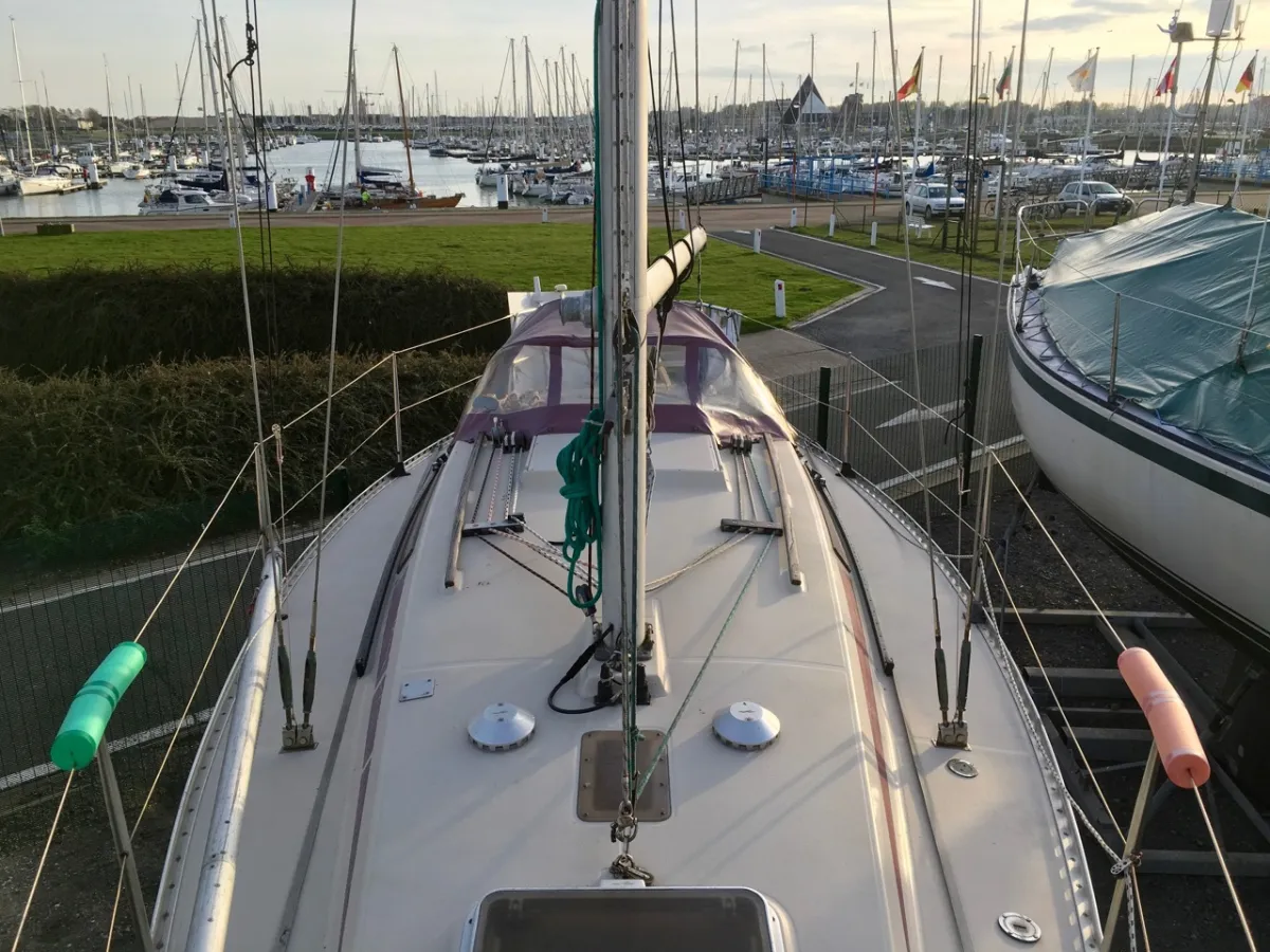 Polyester Sailboat Beneteau First 30