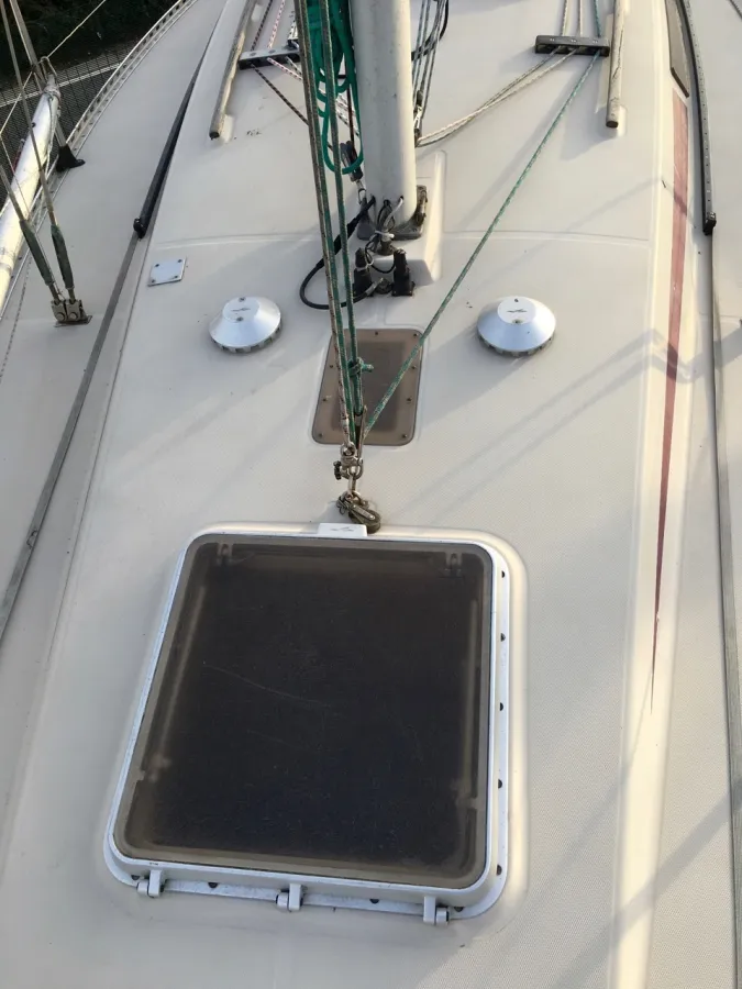 Polyester Sailboat Beneteau First 30