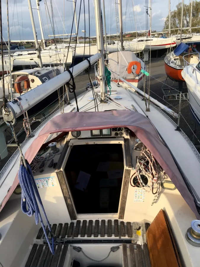 Polyester Sailboat Beneteau First 30