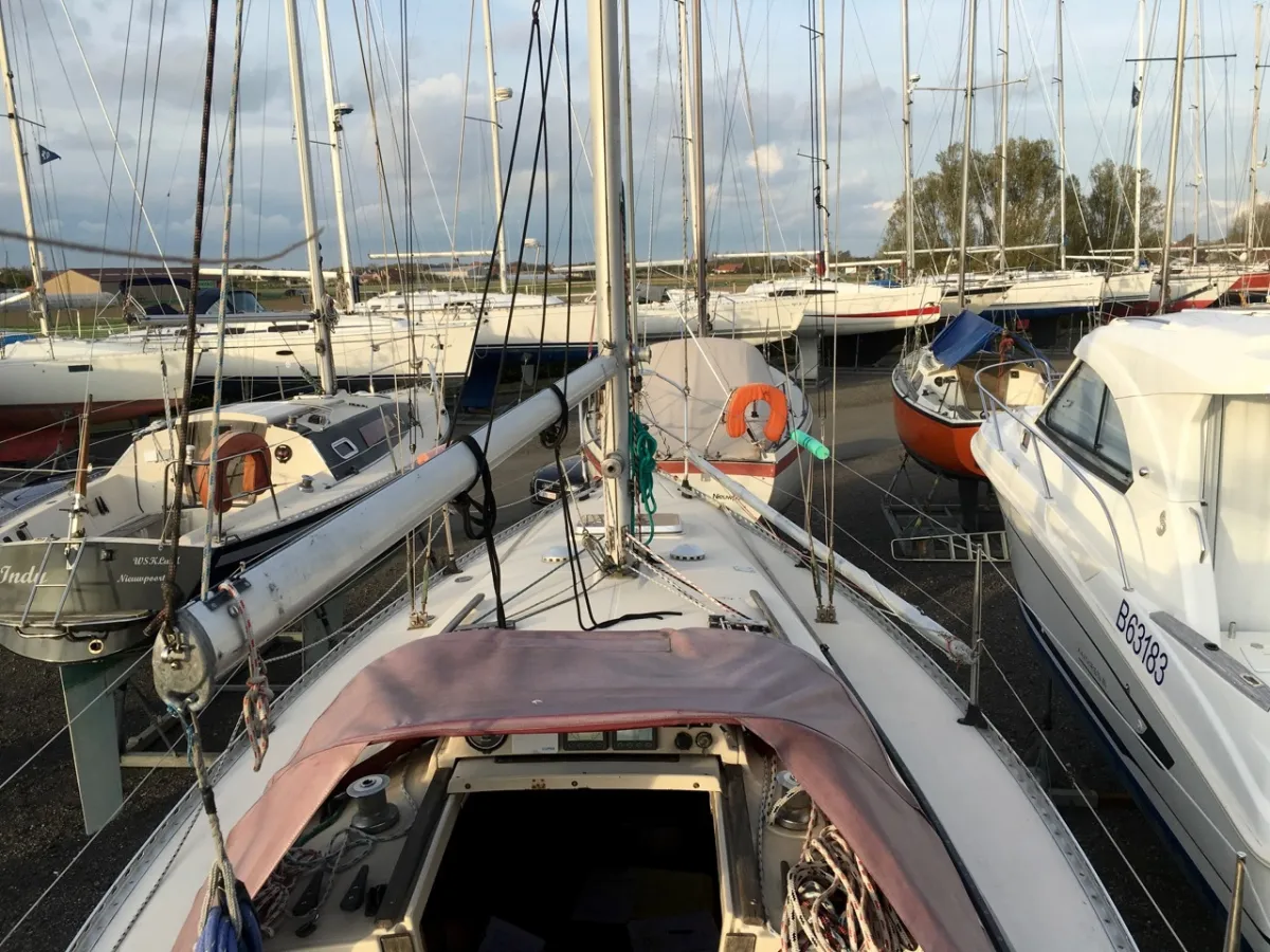 Polyester Sailboat Beneteau First 30