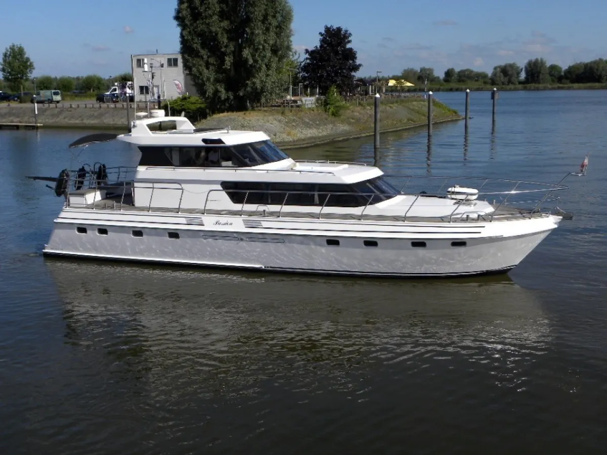 Steel Motorboat Valk Vitesse 1500