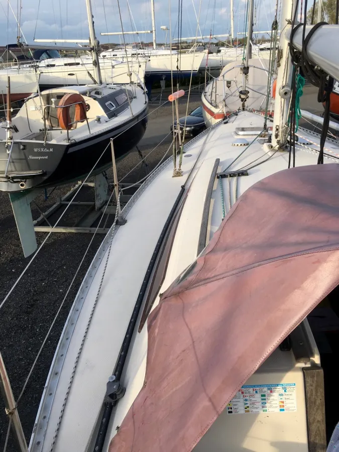 Polyester Sailboat Beneteau First 30