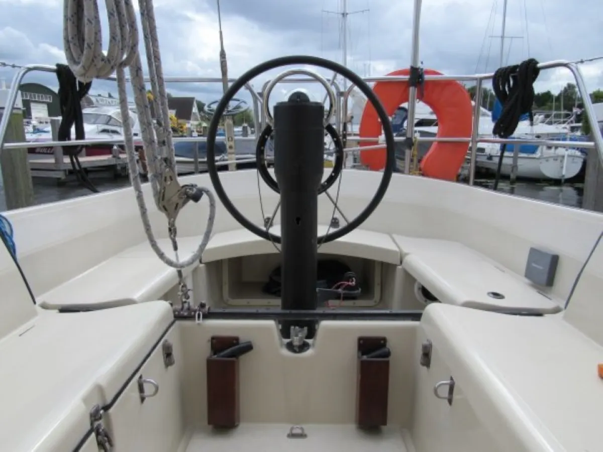 Polyester Sailboat Dehler Optima 92