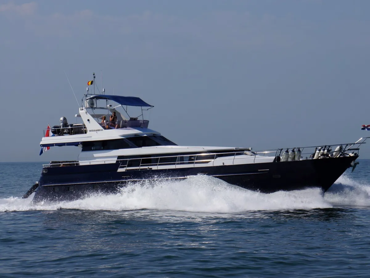 Steel Motorboat Valk Vitesse 63