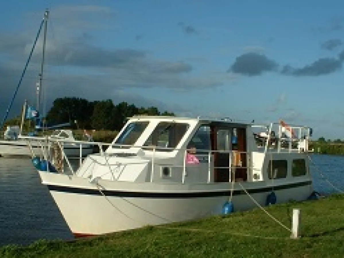 Steel Motorboat Cascaruda 25