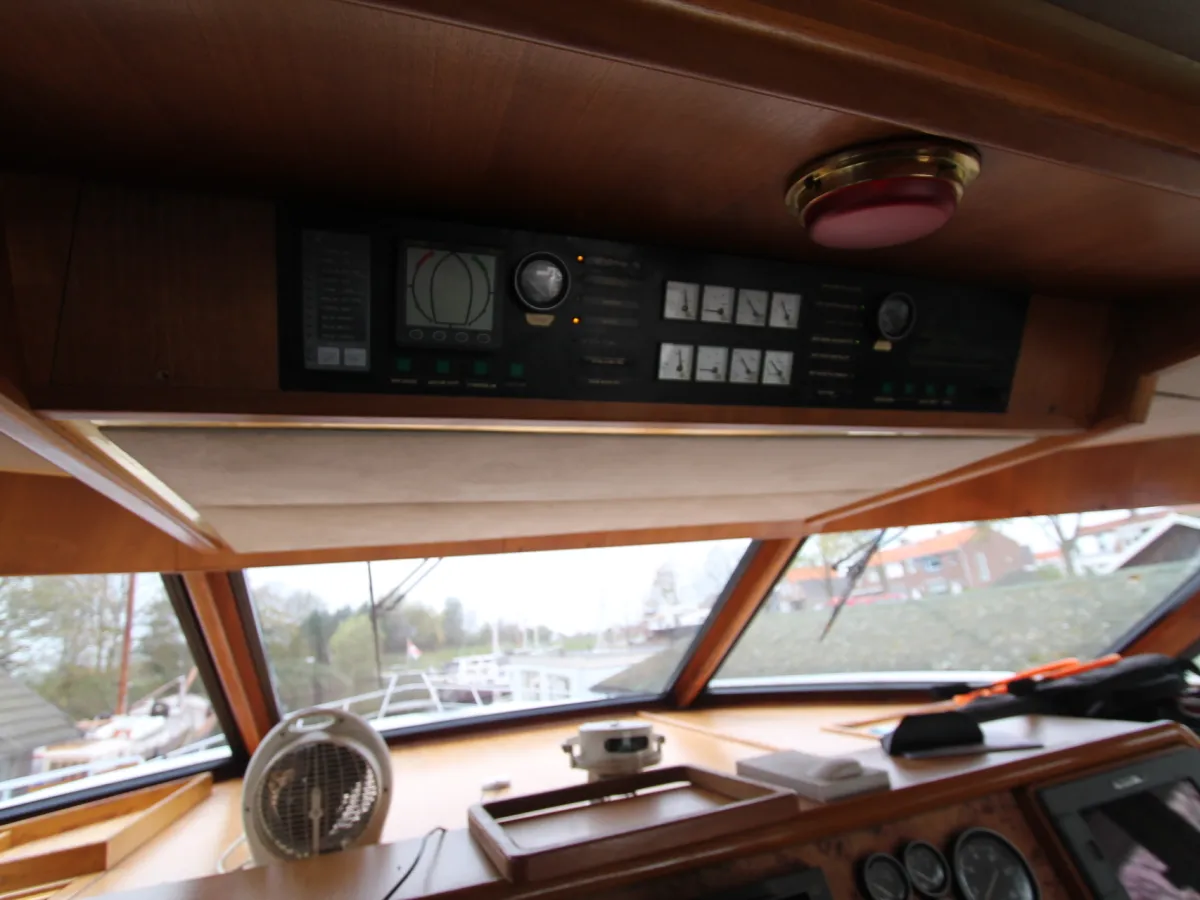 Steel Motorboat Valk Vitesse 63