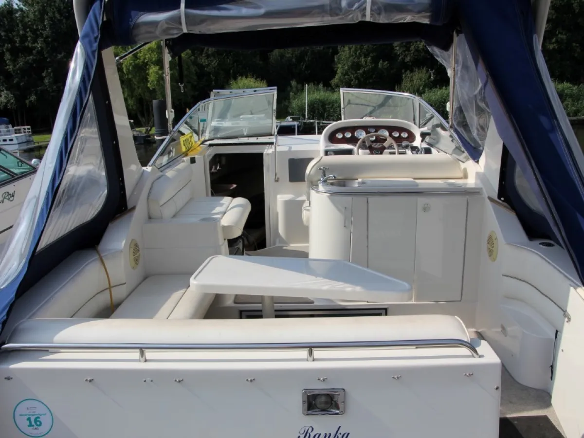 Polyester Motorboat Monterey 276 Weekend Cruiser