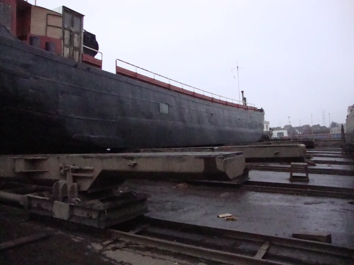 Steel Hull Hull Spits 38 M.